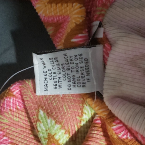 RUE 21 CROP TOP L - Picture 6 of 7